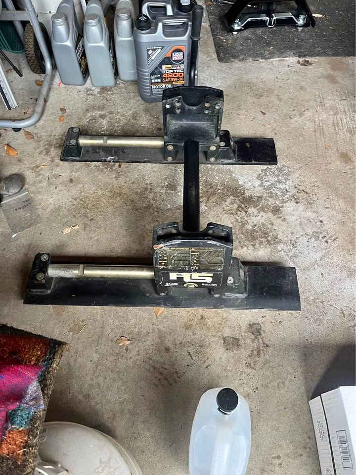 Curt R5 5th Wheel Roller/Slider Hitch base