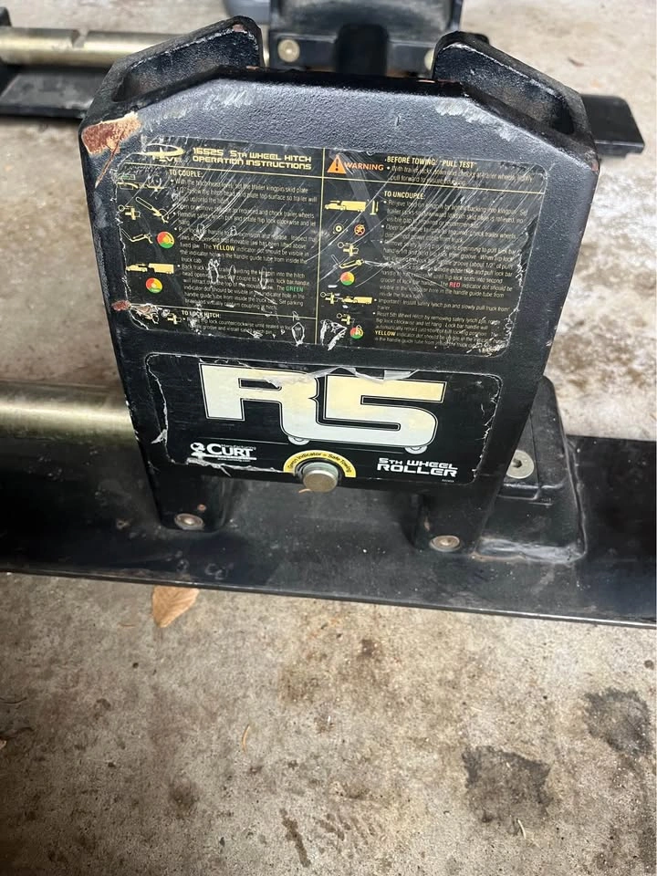 Curt R5 5th Wheel Roller/Slider Hitch base - photo 2