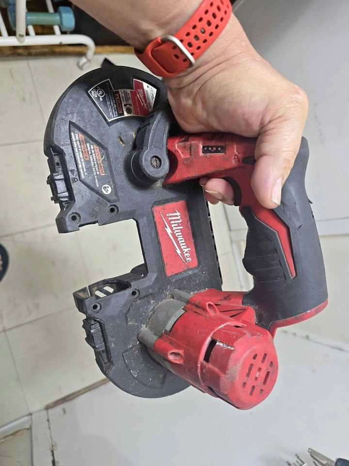Milwaukee M12 2429-20 Band Saw