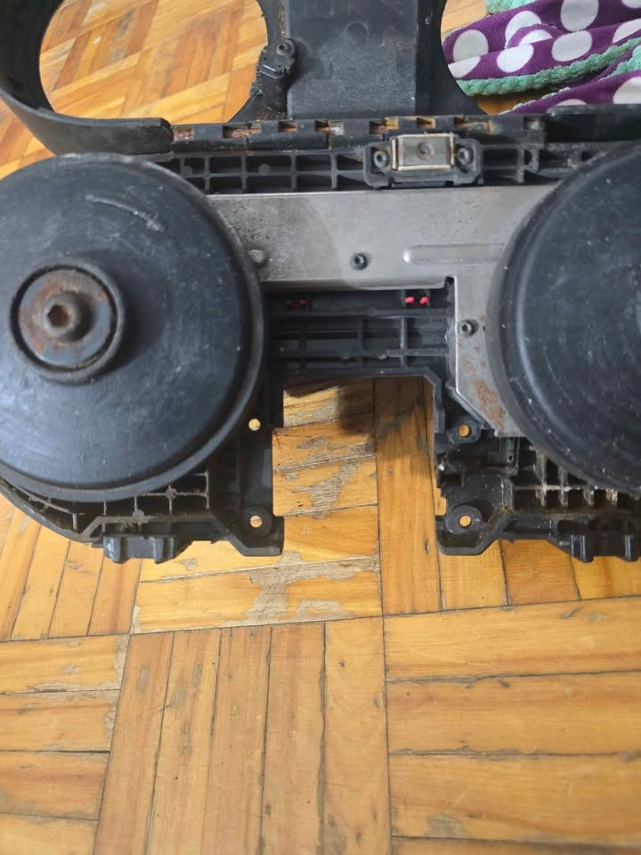 Milwaukee M12 2429-20 Band Saw - photo 4
