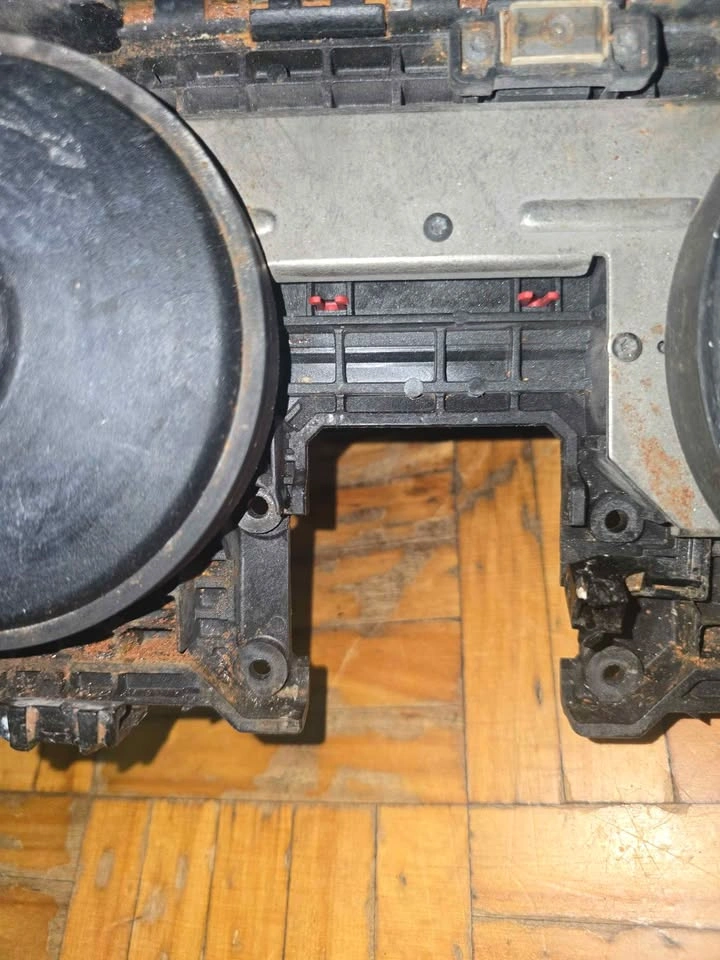 Milwaukee M12 2429-20 Band Saw - photo 5