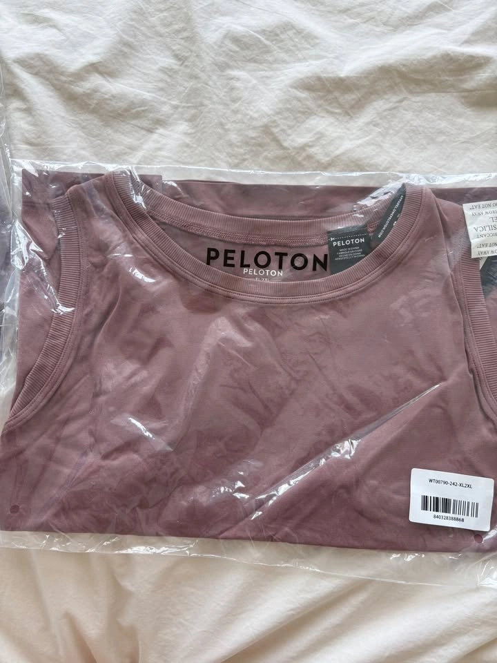 NWT Women's Workout Sets - photo 5