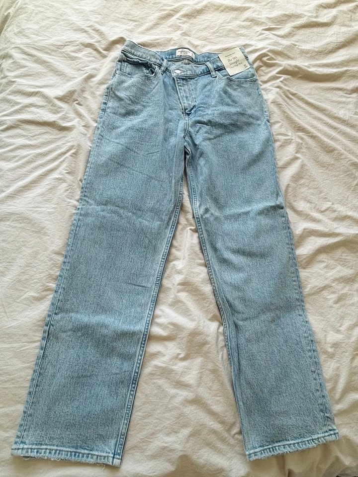 NWT Abercrombie & Fitch Ultra High Rise Jeans - photo 4