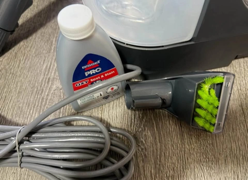 Bissell Little Green portable Deep Cleaner - photo 2