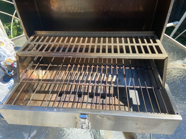 Napoleon Charcoal BBQ - photo 2