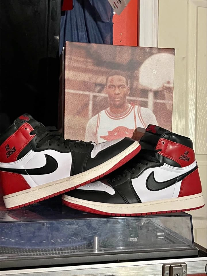 Air Jordan 1 ‘Black Toe’ Reimagined 2025