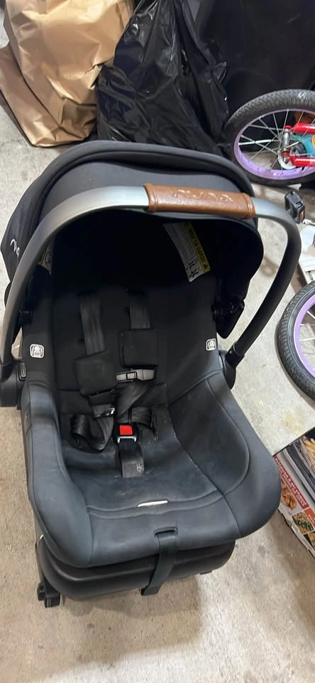 NUNA infant car seat with stroller adapters - photo 3