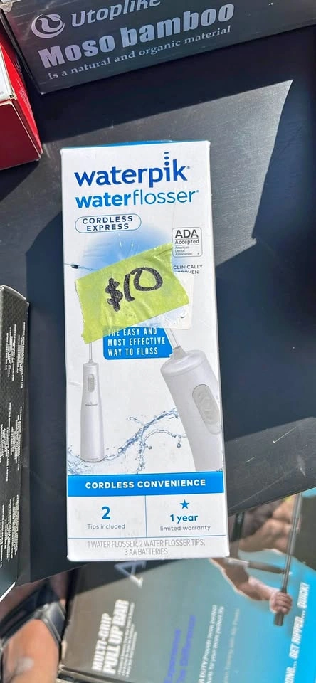 Waterpik cordless water flosser BNIB
