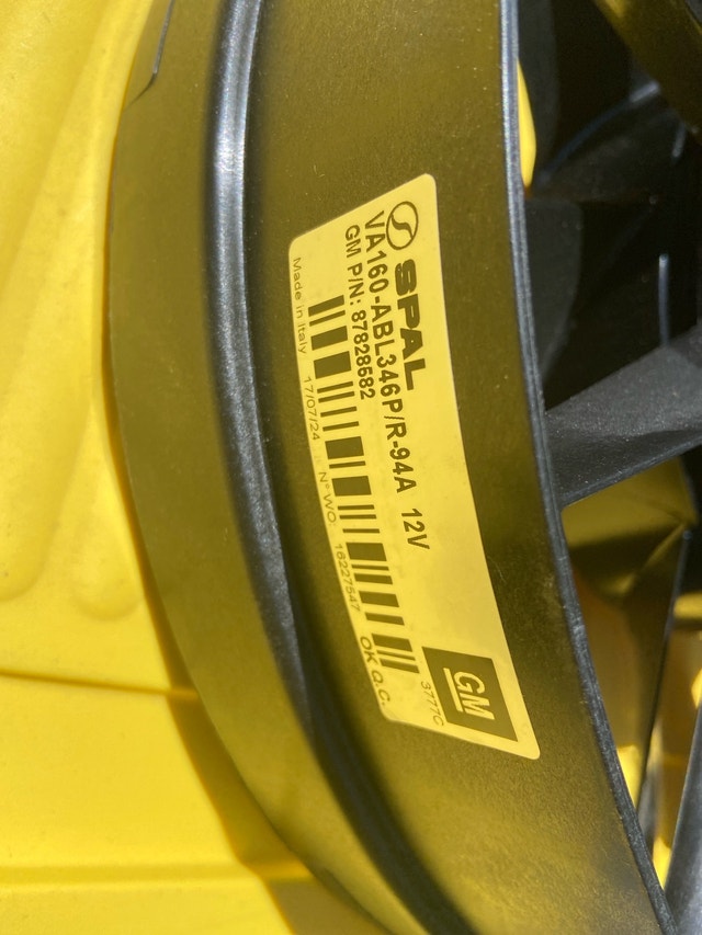 C8 Electric cooling fan OEM - photo 2