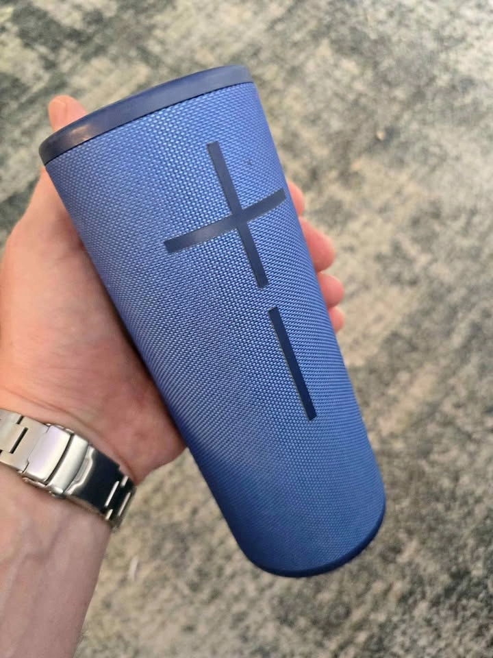 UE BOOM 3 SPEAKER