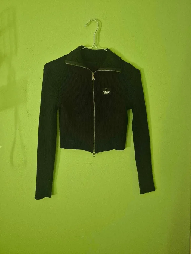 Black New York Crop Sweater