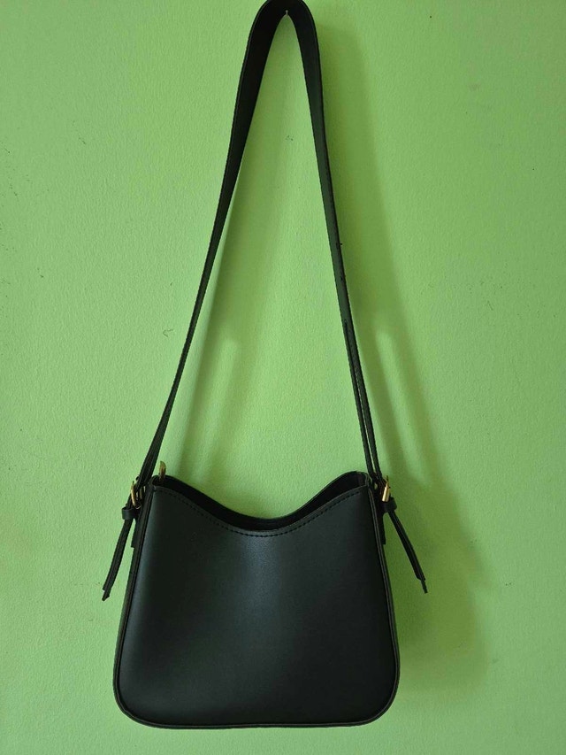 Chic Black Shoulder Bag/Purse