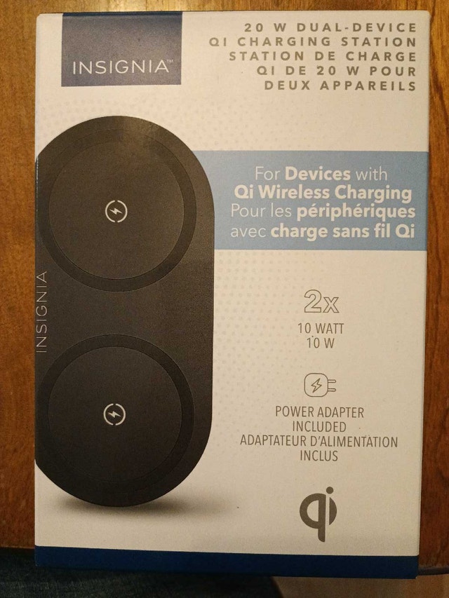 Insignia Qi Charging Station