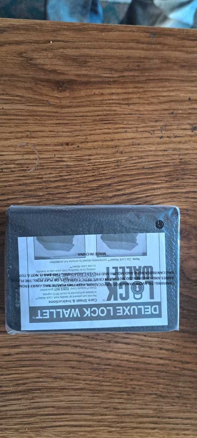 Deluxe Lock Wallet