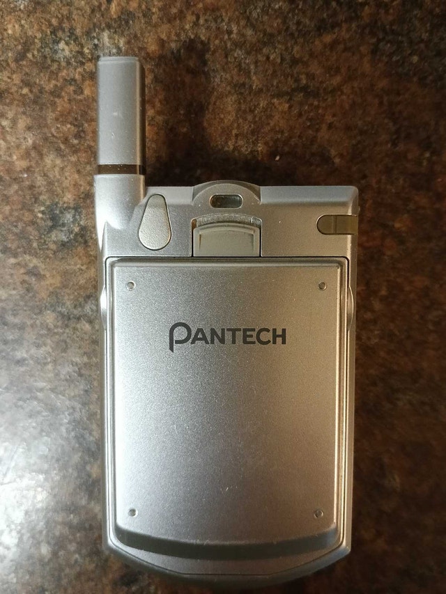Pantech Phone - photo 2