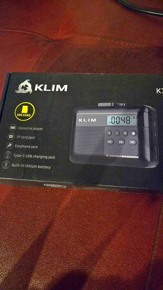 Casette Player (32GB Storage Included)