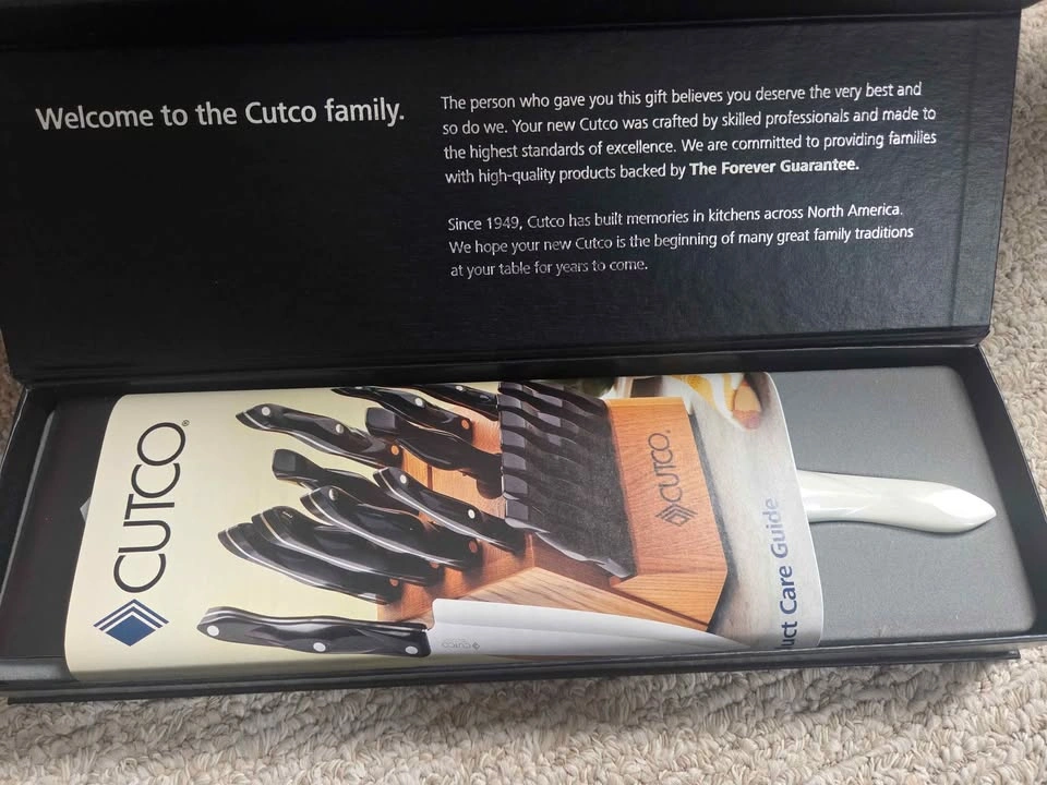 Brand New Cutco 3721 Santoku Style Trimmer Knife – Pearl White - photo 2