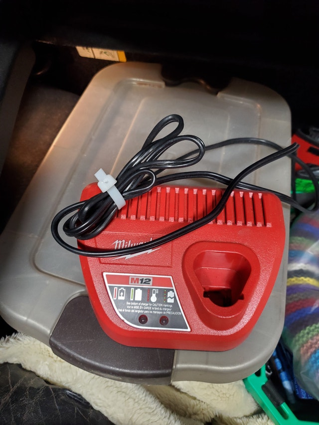 Milwaukee M18 Charger