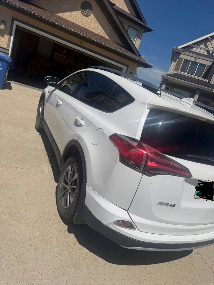 2017 Toyota RAV4 Hybrid - photo 3