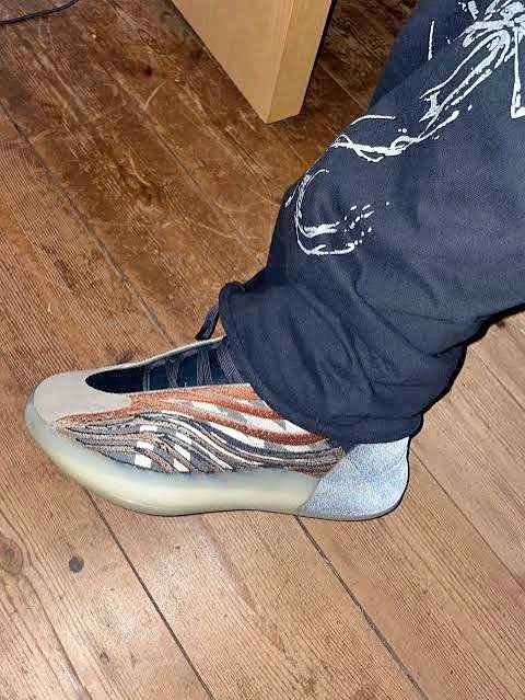 Yeezy qntms flash orange