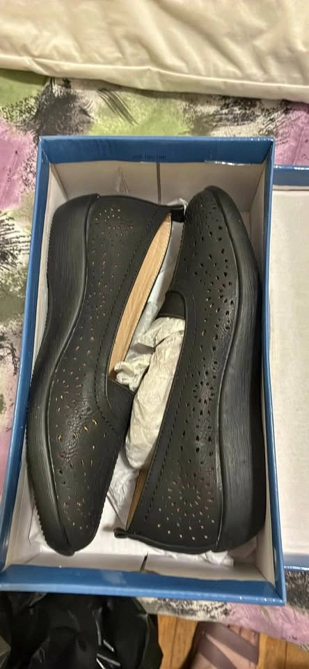 Women’s size 8 slip on shoes