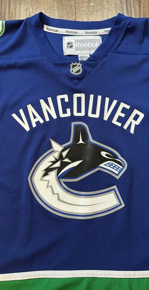 Vancouver Canucks Home Reebok Hockey Jersey - Excellent Conditio - photo 2