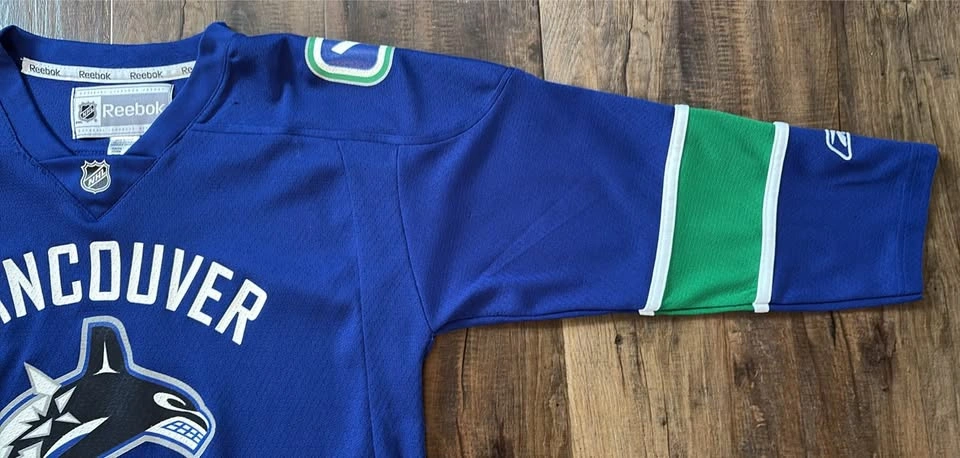 Vancouver Canucks Home Reebok Hockey Jersey - Excellent Conditio - photo 3
