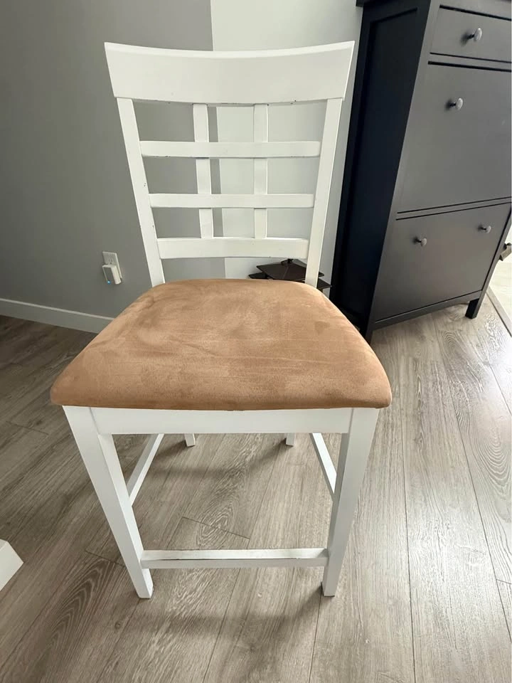 Set of 3 White Counter Height Chairs - photo 2