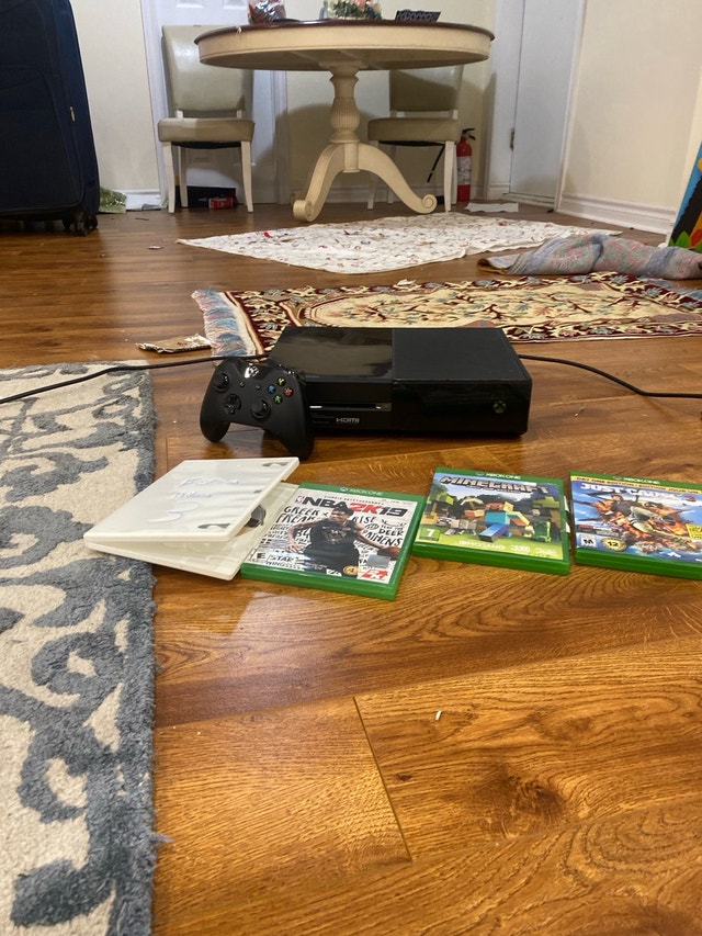 Xbox one bundle - photo 2