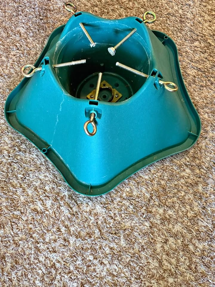 Christmas tree holder