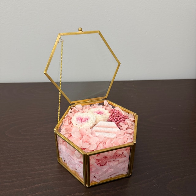 Preserved Flower Ring Holder