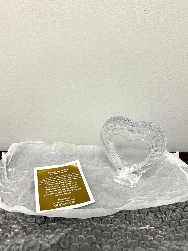 Shannon Crystal Fine Crystal Heart Photo Frame - photo 3
