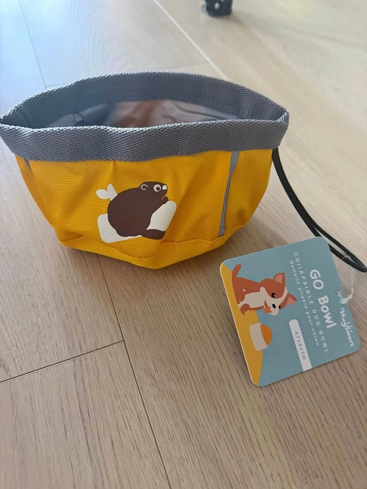 BNWT HugSmart Go collapsible travel dog bowl