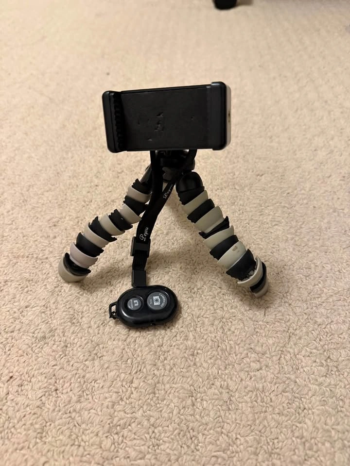 Phone Octopus Tripod w/ Remote