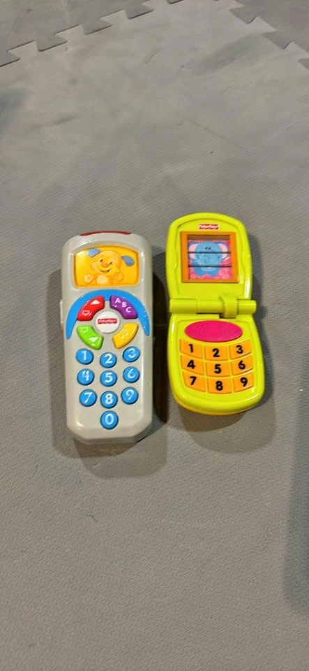 Fisher Price Laugh and Learn Remote and Flip Phone