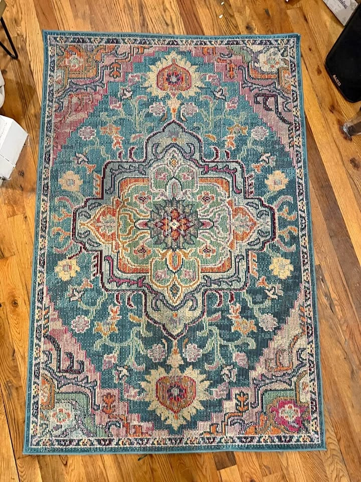 4’x6’ rug (made in turkey)
