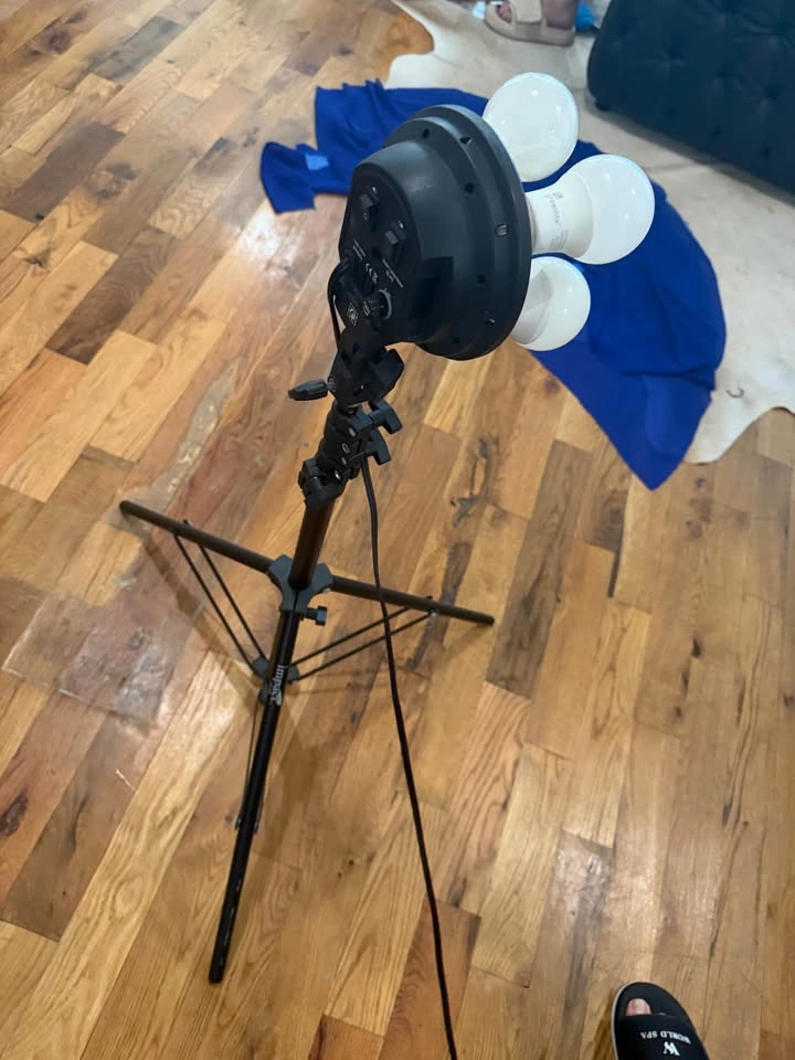 Photography Video 4 CFL Light Lighting Head with Umbrella Mount - photo 2