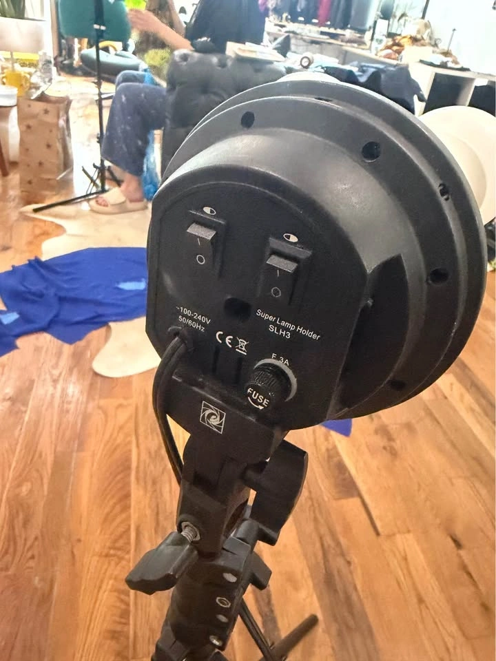 Photography Video 4 CFL Light Lighting Head with Umbrella Mount - photo 3