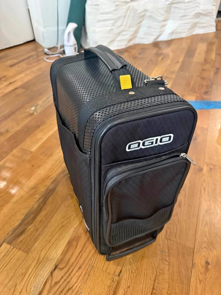OGIO LOCKER DUFFLE BAG (BLACK)