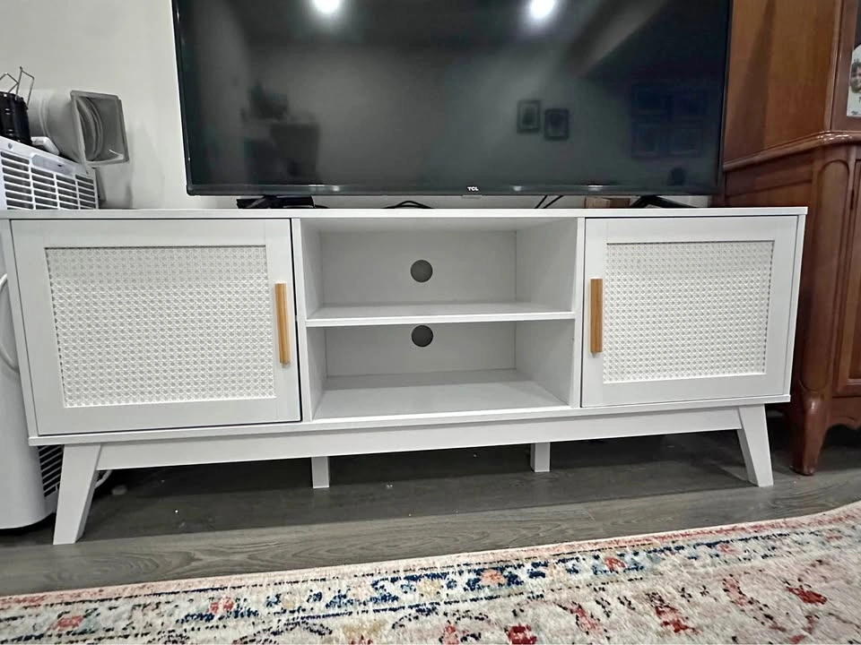 Costway TV Stand – Like New! White Rattan Media Console