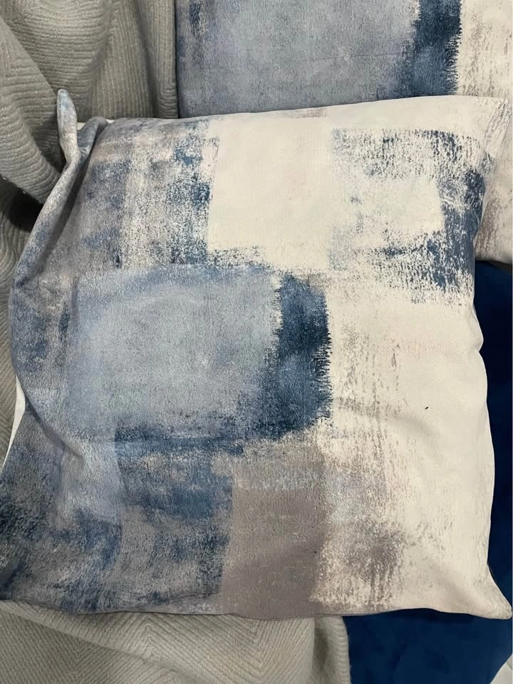 Decorative Pillow Cover Set + Woven Fringe Throw Blanket - photo 2