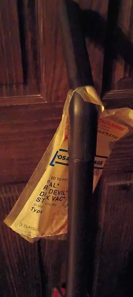 Dirt Devil Stick Vacuum with Bags Works - photo 3