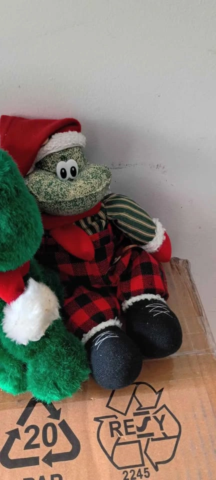 Frog Christmas Plush Decor Lot of 3 Sound Holiday - photo 4