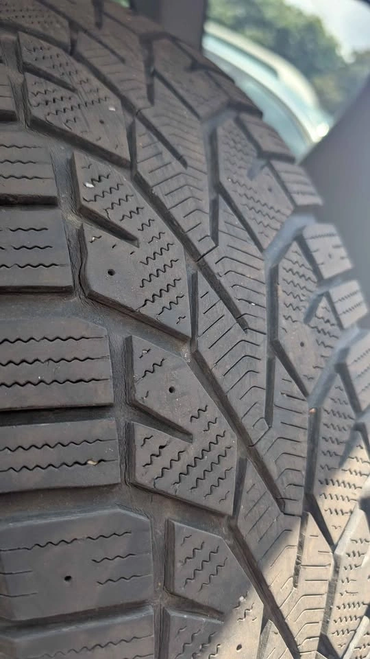 Set of 4 225/70 R16 Winter Tires - photo 2