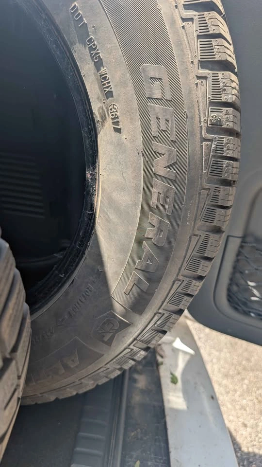 Set of 4 225/70 R16 Winter Tires - photo 3