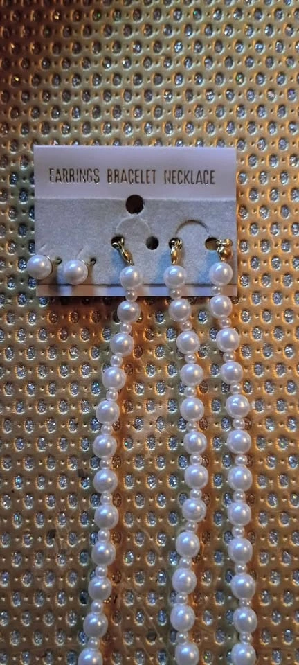 Vintage Korea Faux Pearl Jewelry Set NIP Plastic - photo 2