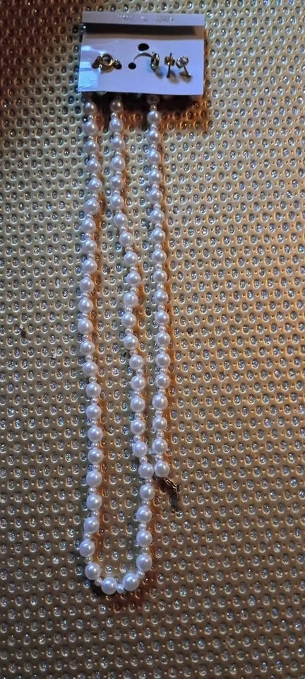 Vintage Korea Faux Pearl Jewelry Set NIP Plastic - photo 3