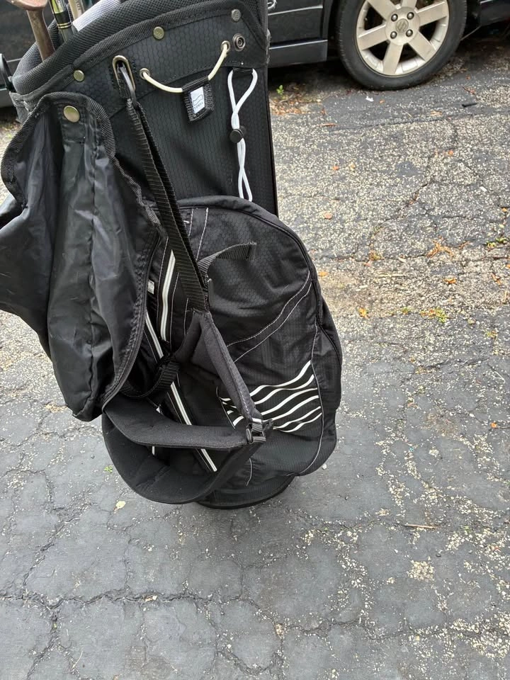 Adidas golf bag with various clubs - photo 2