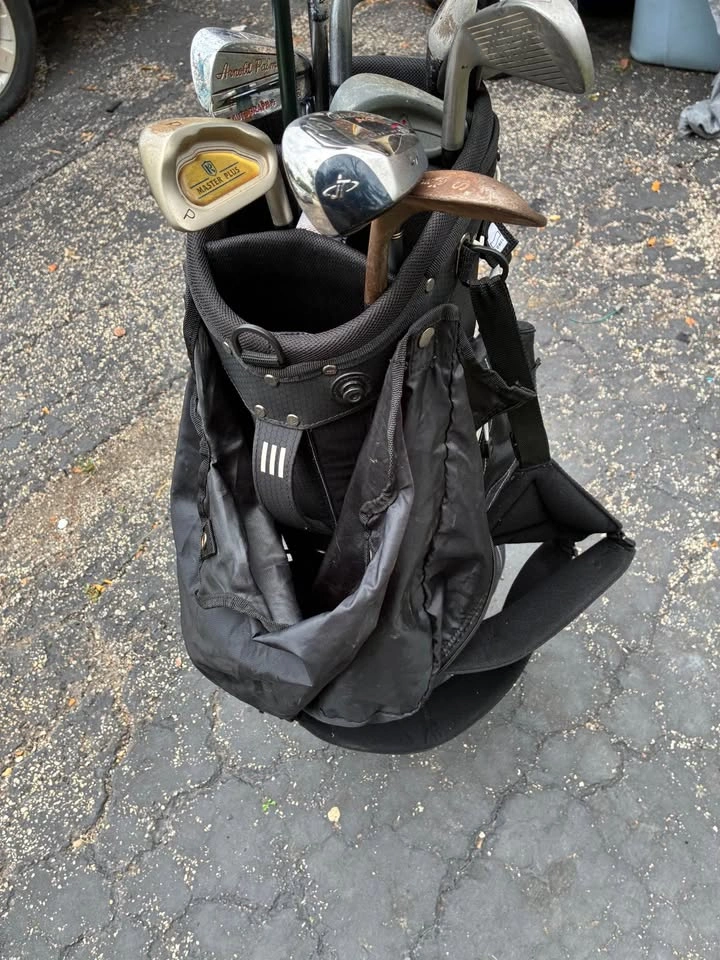 Adidas golf bag with various clubs - photo 3