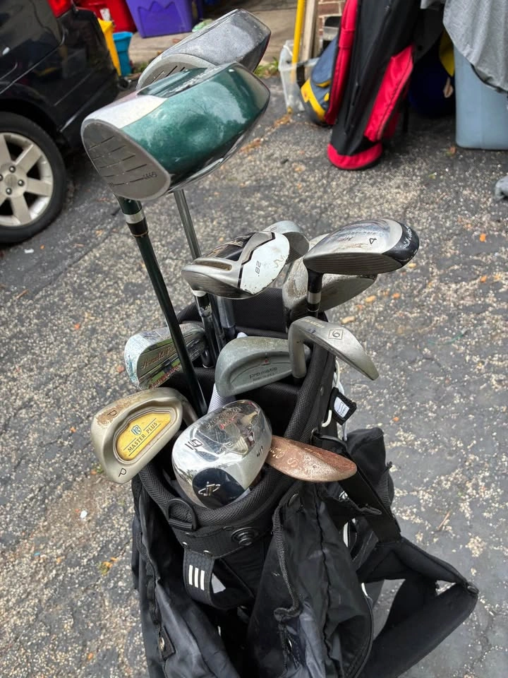 Adidas golf bag with various clubs - photo 4